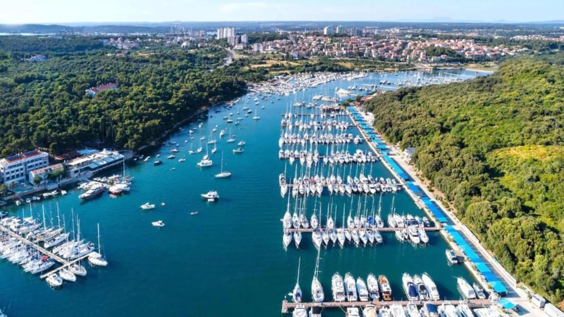 Apartment With Balcony And Sea View Pula 0*,  Croatia