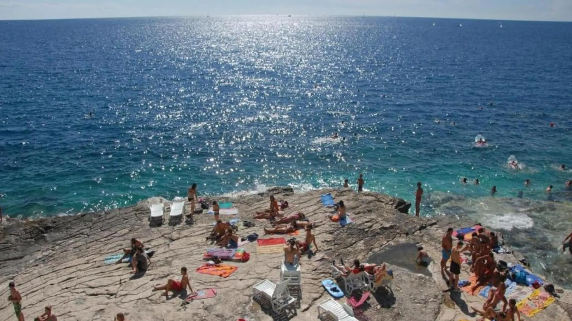 Apartment With Balcony And Sea View Pula