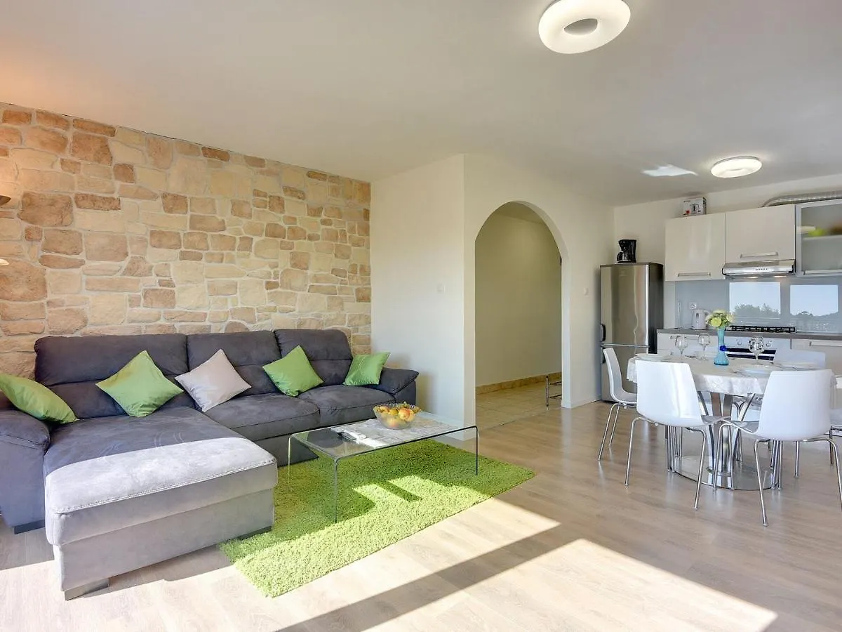 Apartment With Balcony And Sea View Pula 0*,