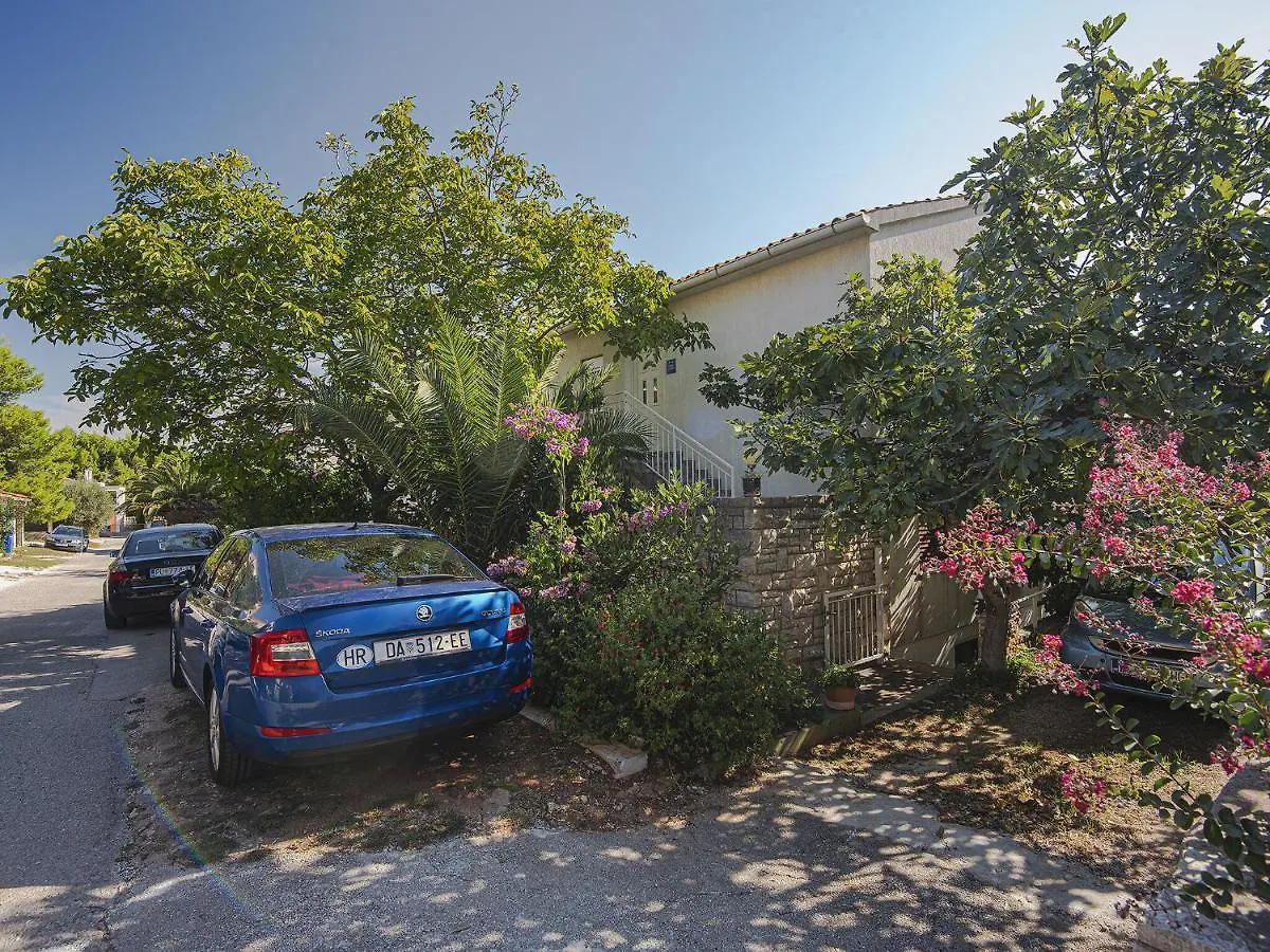 Apartment With Balcony And Sea View Pula